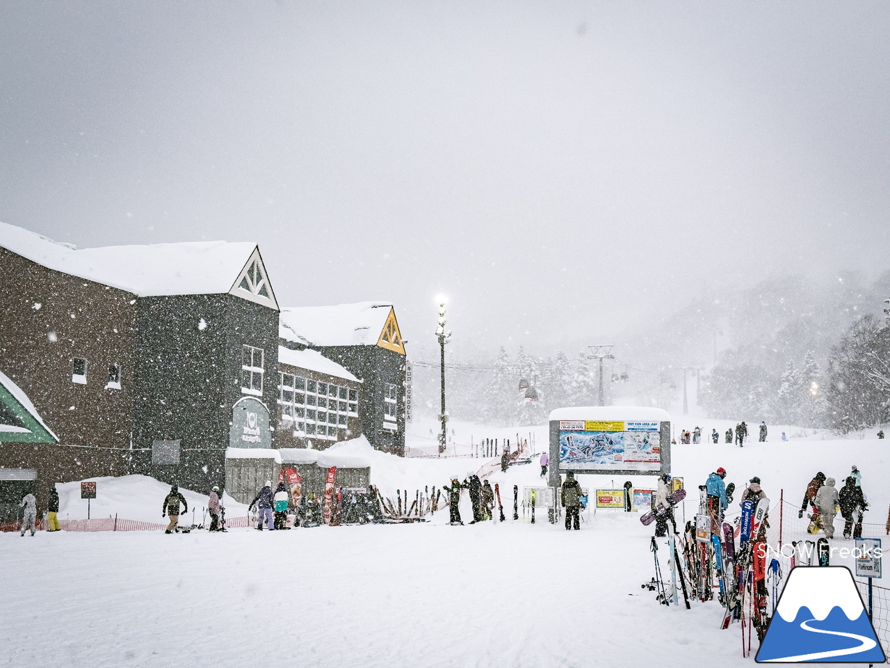 キロロリゾート｜北海道が世界に誇る、ふわっふわのパウダースノーシーズンがやって来ましたよ～♪